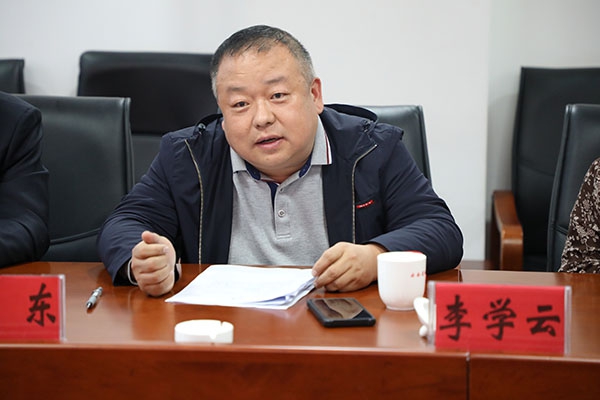 李学云代表农工党云南省经济支部委员会作表态发言(李欣谕)